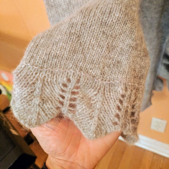 Adorable Athropologie Ruffle Lambs Wool Cardigan - Picture 5 of 7